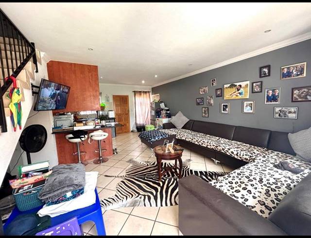 2 BEDROOM TOWNHOUSE FOR SALE IN ANNLIN